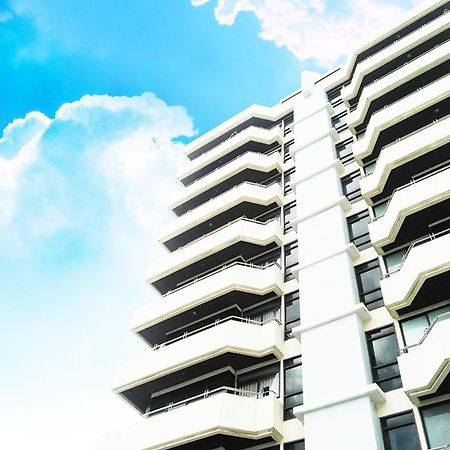 Nantiruj Tower - นันทิรุจ ทาวเวอร์ เซอร์วิสอพาร์ทเม้นท์ สุขุมวิท ซอย 8 Apartment Bangkok Bagian luar foto