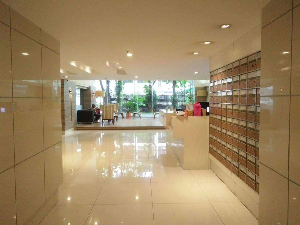 Nantiruj Tower - นันทิรุจ ทาวเวอร์ เซอร์วิสอพาร์ทเม้นท์ สุขุมวิท ซอย 8 Apartment Bangkok Bagian luar foto