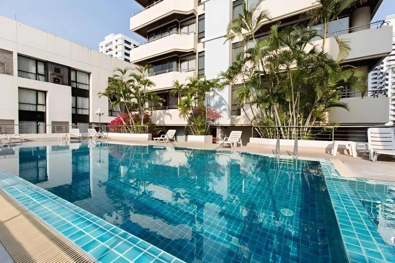 Nantiruj Tower - นันทิรุจ ทาวเวอร์ เซอร์วิสอพาร์ทเม้นท์ สุขุมวิท ซอย 8 Apartment Bangkok Bagian luar foto