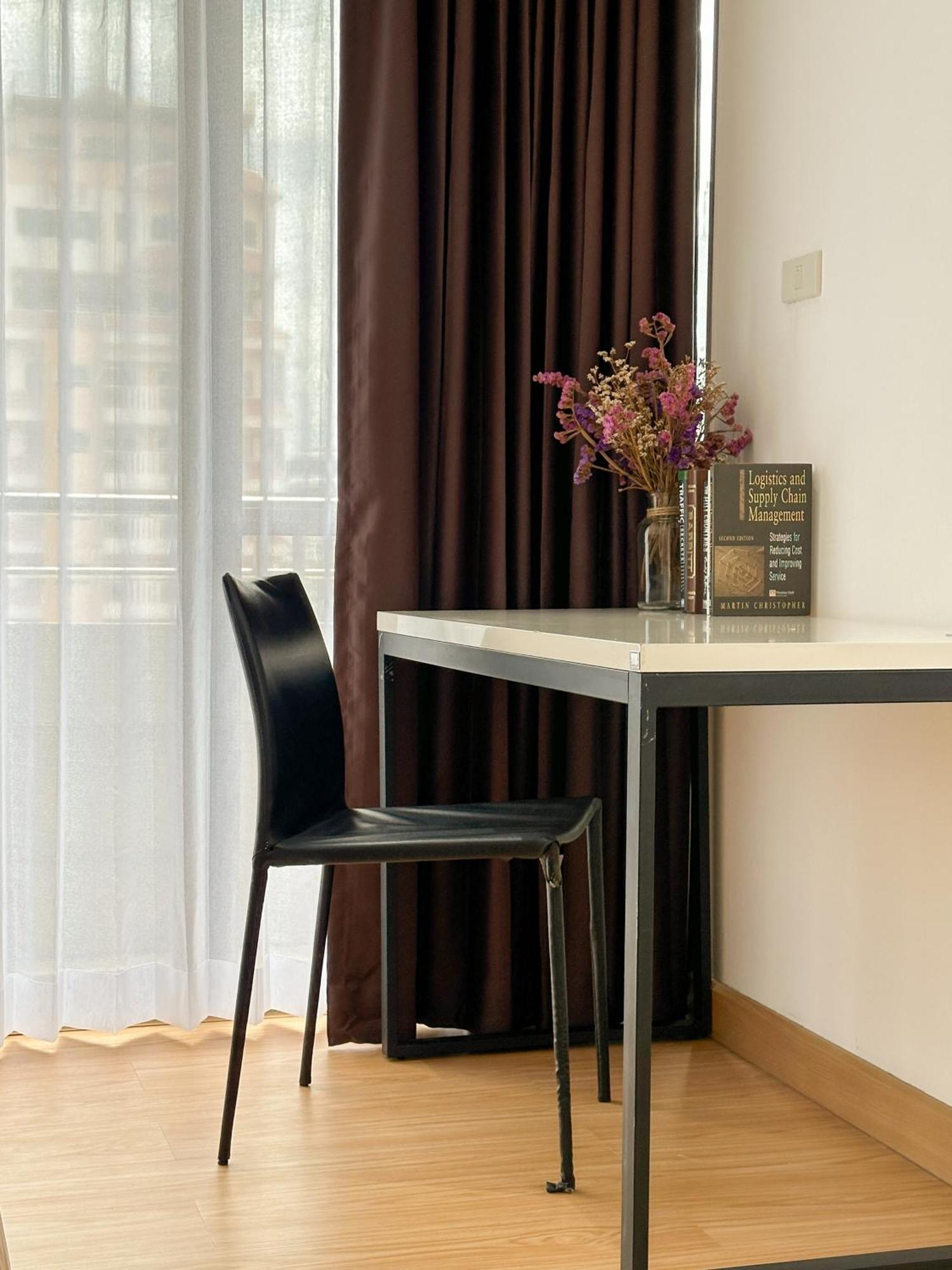 Nantiruj Tower - นันทิรุจ ทาวเวอร์ เซอร์วิสอพาร์ทเม้นท์ สุขุมวิท ซอย 8 Apartment Bangkok Bagian luar foto